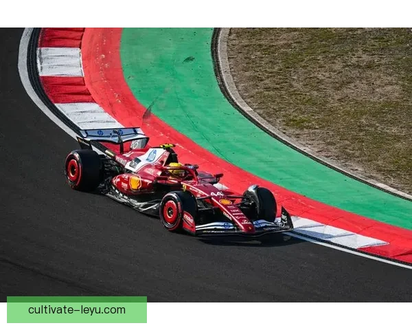 F1赛季最新动态：红牛车队迎来新挑战，法拉利与梅赛德斯争夺冠军之位