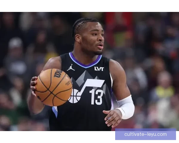 爵士队重建新篇章 展望未来核心球员与球队发展方向